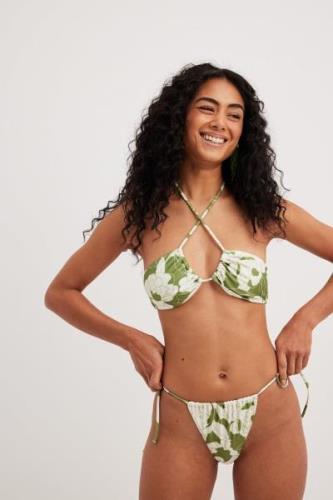 Jessica Haller x NA-KD Bikinitrosa med knytdetalj - Green,Flower