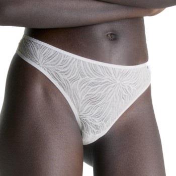 Calvin Klein Trosor Sheer Marquisette Lace Thong Vit polyamid Medium D...