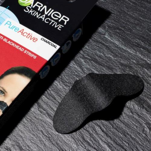 Garnier Pure Active Charcoal Anti-Blackhead Nose Strips x 4