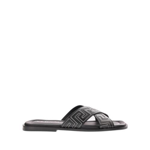 Versace Svart Sandal - Normal Passform - Passar för Varmt Klimat - 100...