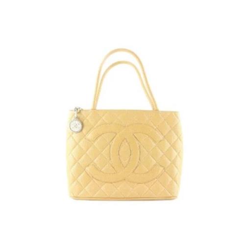 Chanel Vintage Beige Tyg Chanel Medaljong Beige, Dam