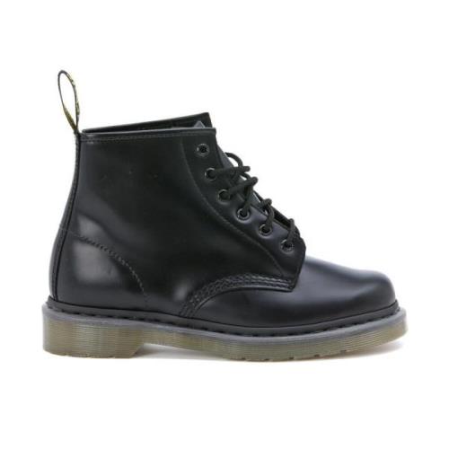 Dr. Martens Svarta Läder Anfibio Stövlar Black, Dam