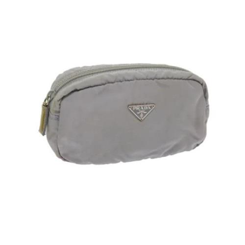 Prada Vintage Pre-owned Nylon prada-vskor Gray, Dam