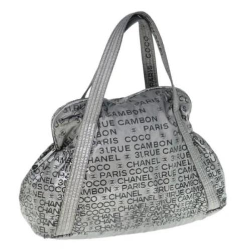 Chanel Vintage Pre-owned Nylon chanel-vskor Gray, Dam