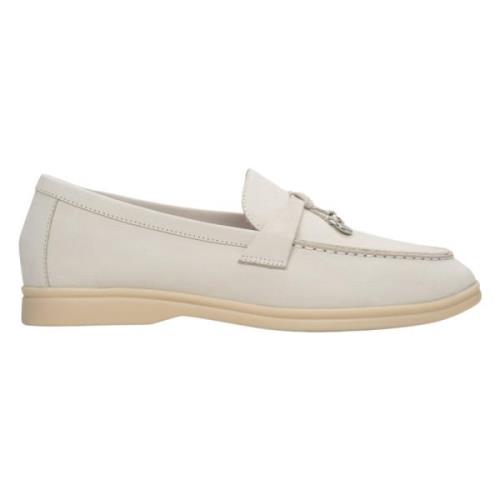 Estro Kvinnors Ljus Beige Tassel Loafers gjorda av Nubuck Beige, Dam