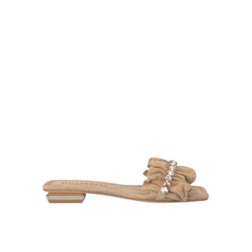 Alma EN Pena Ruffled Flat Sandal Beige, Dam