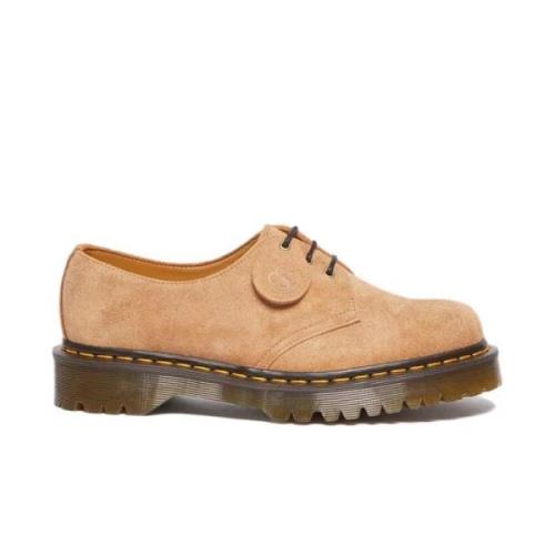 Dr. Martens Tufted Sandy Tan Suede Skor Beige, Herr