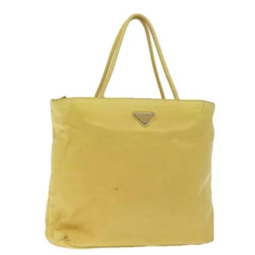 Prada Vintage Pre-owned Nylon handvskor Yellow, Dam