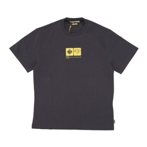 Iuter Tab Tee Asphalt Kortärmad T-shirt Black, Herr