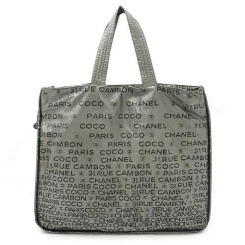 Chanel Vintage Pre-owned Nylon chanel-vskor Gray, Dam