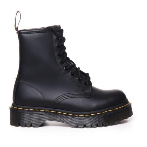 Dr. Martens Klassiska Svarta Läderplattformsstövlar Black, Dam