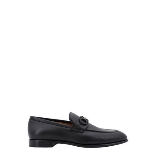 Salvatore Ferragamo Läderloafer med metall detalj Black, Herr