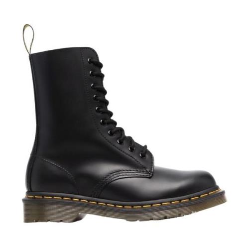 Dr. Martens Svarta läder platta snörskor Black, Dam