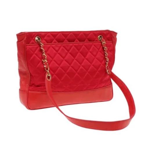 Chanel Vintage Pre-owned Satin chanel-vskor Red, Dam