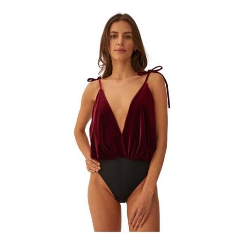 Undress Code Burgundy Blue Moon Bodysuit med Cutouts Red, Dam