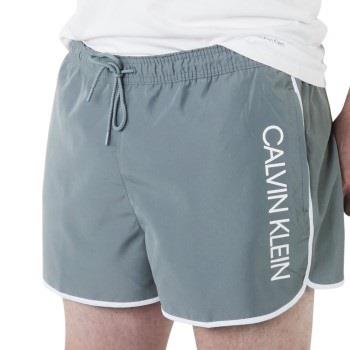 Calvin Klein Badbyxor Core Solid Short Runner Swim Shorts Grå polyeste...