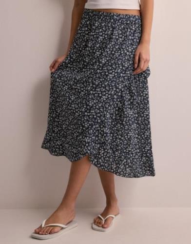 Only - Blommig - Onlcarly Flounce Long Skirt Wvn Noo