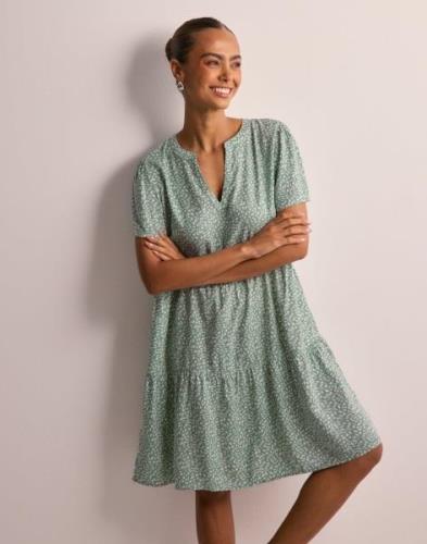 Only - Grön - Onlzally Life S/S Thea Dress Noos P