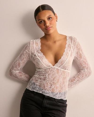 Nelly - Vit - Gorgeous Lace LS Top