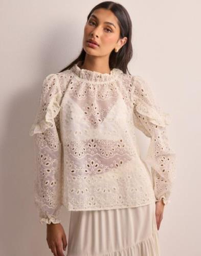 Neo Noir - Vit - Nadira Embroidery Blouse