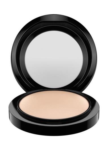 MAC Mineralize Skinfinish/ Natural