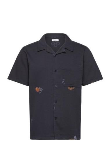 Knowledge Cotton Apparel Box Fit Short Sleeve Shirt With Emb Blå